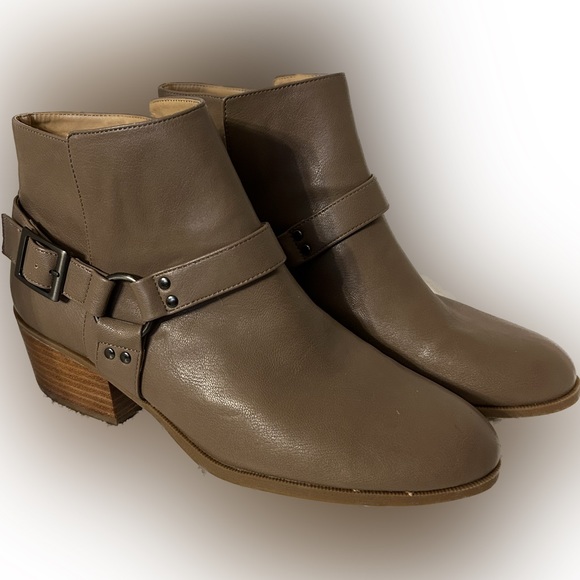 Common Projects Shoes - CP (Common Projects) booties “cyber taupe” 9 faux leather w buckle Details clean